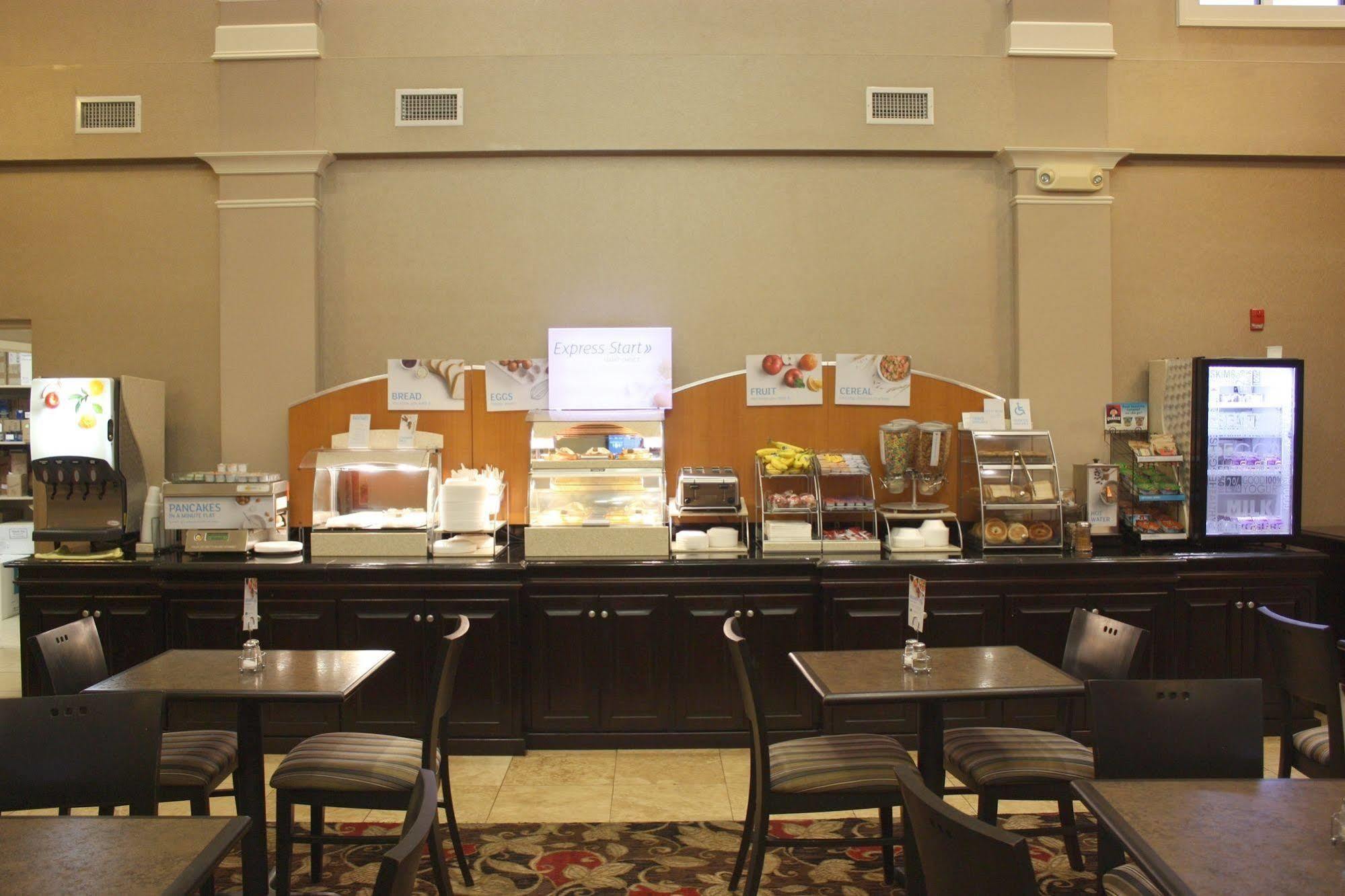 Holiday Inn Express Hotel & Suites Crestview South I-10 By Ihg Buitenkant foto